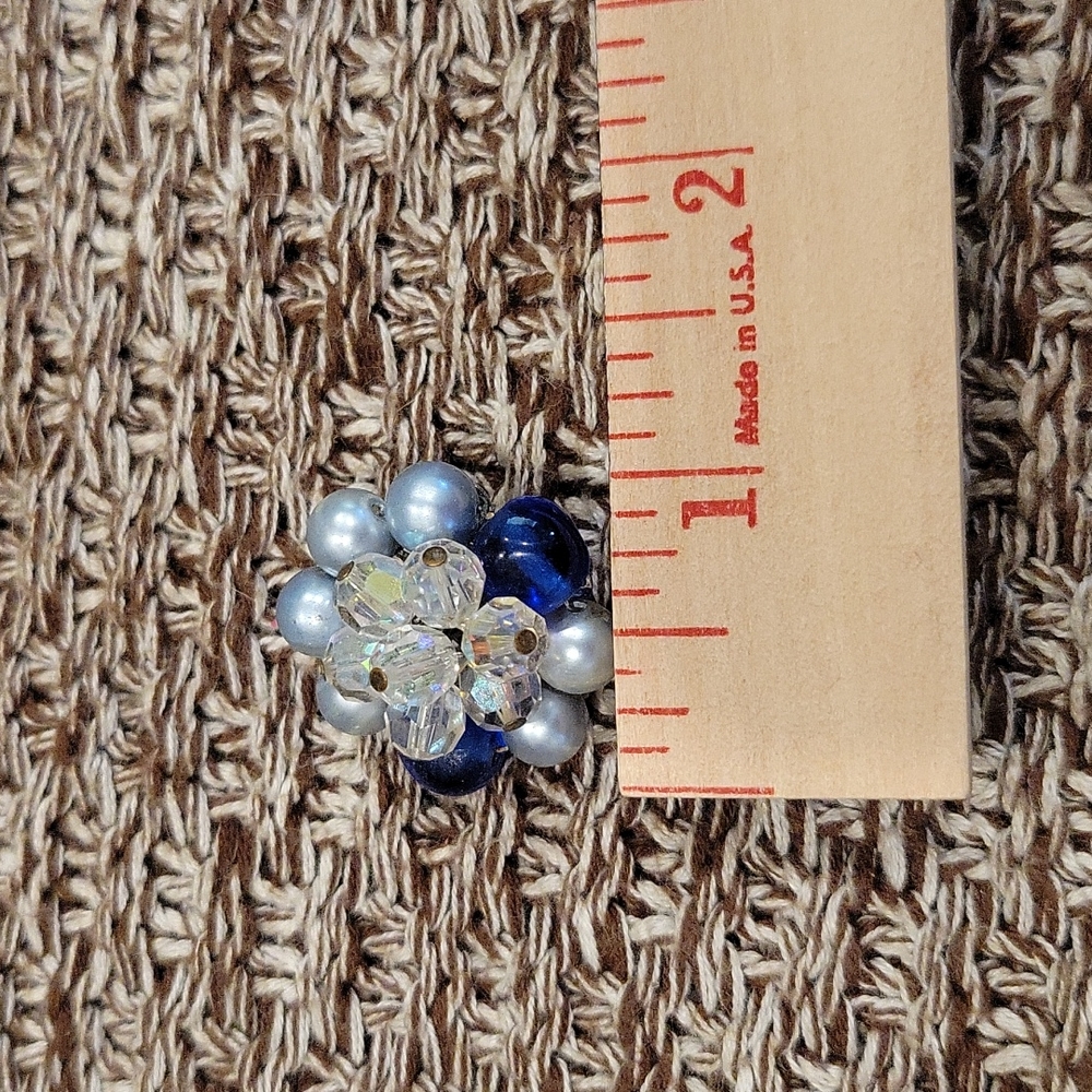 Vintage Beaded Clip On Earrings - Picture 3 of 4